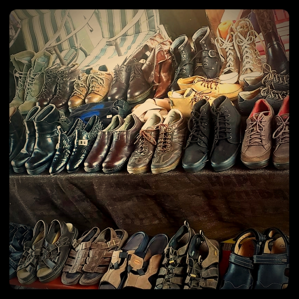 VINTAGE BOOTS & SHOES